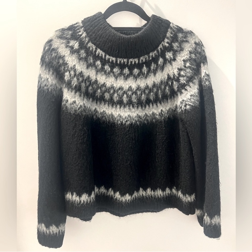 *Moussy* Cozy Black and Gray Women's Sweater